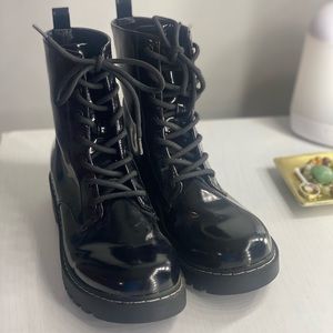 COPY - ✅H&M divided boots size 8 ✅